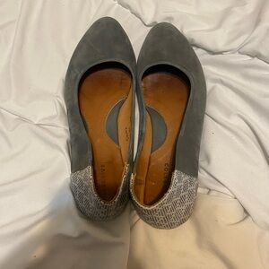 The Root Collective Gray and White Theas